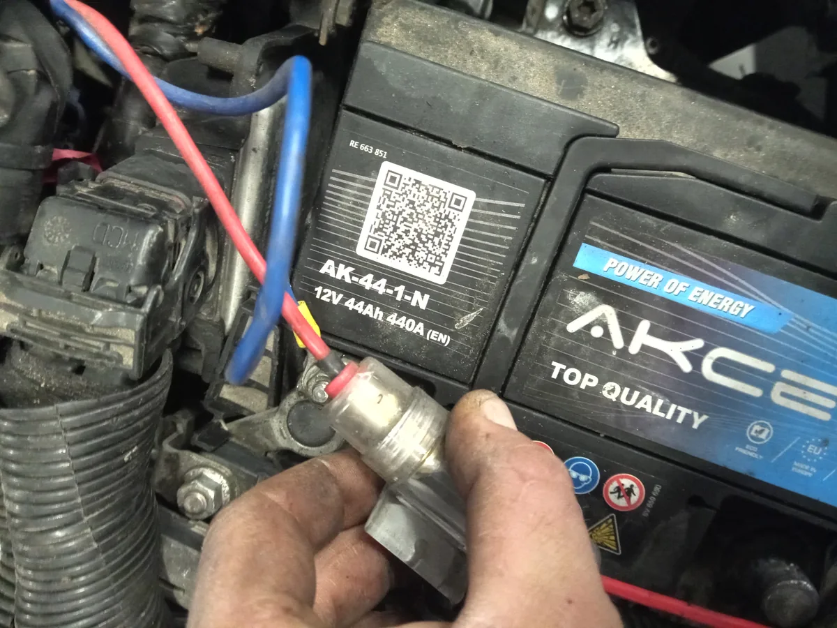 Wymiana akumulatora AKCE 12V 44Ah – Tiger Serwis Gorzów